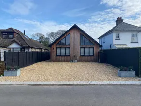 Countryside & Coastal Retreat in the New Forest - Image 2