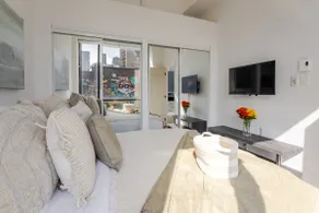 Contemporary City Retreat - Image 4
