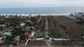 House in a coconut grove right on the beach! - Image 5