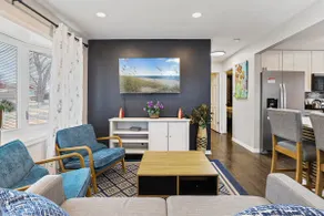 A+: 4BR-3BTH Spacious Home w/ 2 Living Rooms - Image 5