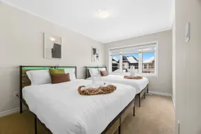 Emerald Dream: Modern Gem 9B/3.5B,Kitchen, Parking - Image 4