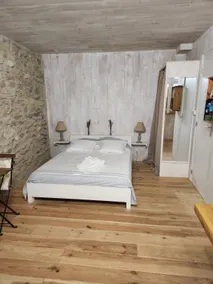 Studio in the center of the village - Image 2