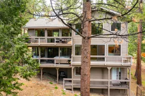 Airy Forest Tahoe Luxury Cabin Hot tub, Open Space - Image 3