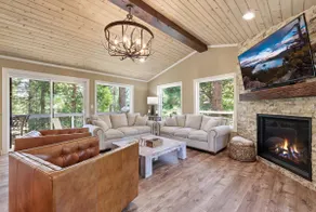 Airy Forest Tahoe Luxury Cabin Hot tub, Open Space - Image 4