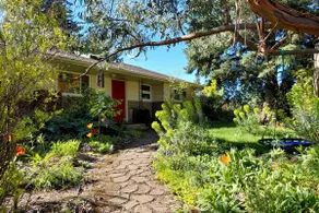 8 Mi to Lumen Field: Seattle Area Home w/ Backyard - Image 4