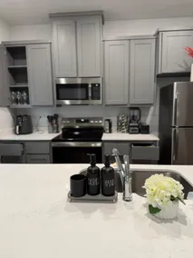 Modern 3BR Near BSW & Shopping | King Bed 22% off - Image 5