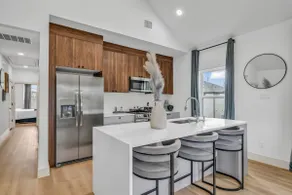 Mega Market 6BR Home in Houston Groups Sleeps 12 - Image 5