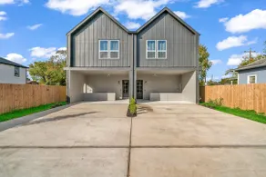 Mega Market 6BR Home in Houston Groups Sleeps 12 - Image 2