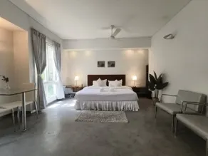 Urban Opulence - Luxurious AC King Studio (9026) - Image 5