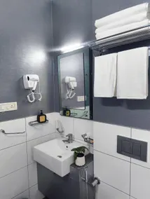 Urban Opulence - Luxurious AC King Studio (9026) - Image 3