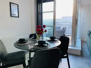 Deluxe 2 Bed apartment for Family's & Contractors - Image 2