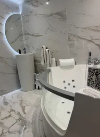 O'Bubble · Cloud Suite & Spa Getaway in Orleans - Image 3