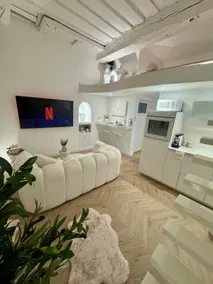 O'Bubble · Cloud Suite & Spa Getaway in Orleans - Image 5