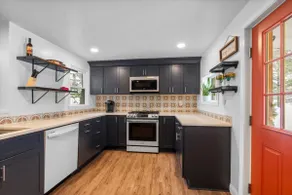 Comfy home, near Grand Park, & Ruoff Music Center. - Image 4