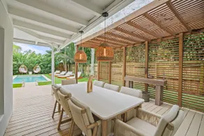 Brand New Luxury Design House Super Host - Image 3