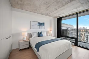 High End 3BR - City View Downtown Montreal - Image 3