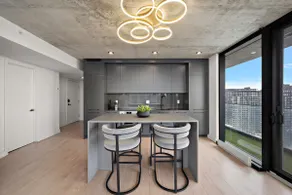 High End 3BR - City View Downtown Montreal - Image 2