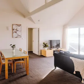 York Cove Hotel - Image 4