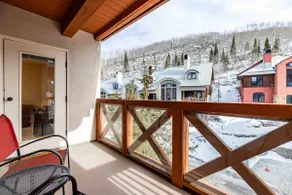 Powderhorn Suite-Ski/Out, Hot Tub w/ Mountain View - Image 4