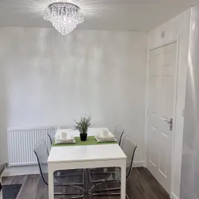 Ellas Stays - Image 5