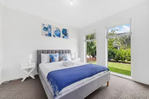 Peaceful Schofields 5BR Near Station Garage - Image 2