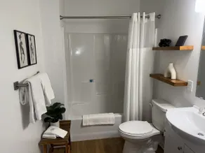 ASU Mid Term Stay/ Quiet Loft/ Gym/ Fast Wifi - Image 3