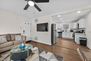 Westland Way | King + Queen | Near DTW - Image 4