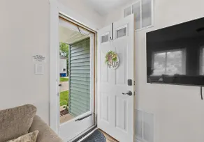 Westland Way | King + Queen | Near DTW - Image 2