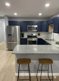 Upscale Peaceful Stay in Gary - Image 2