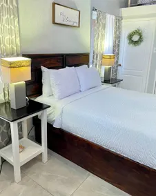 Cozy Studio with Loft Centrally Located In Negril - Image 2