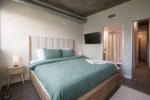 Upscale DTLA Loft | Pool*Gym | Free Parking - Image 4
