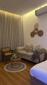 Bohemian Design Studio with Bathtub - Image 2