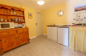 Private gîte with stunning views & shared pool - Image 4