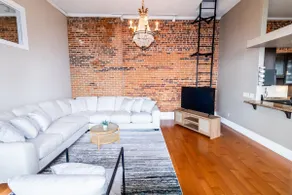 Loft Over Main: The 3rd Floor Urban Lookout 2BR - Image 4