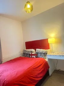 Spacious 3BR Home | Fast WiFi | Free Parking - Image 3