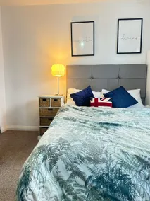Spacious 3BR Home | Fast WiFi | Free Parking - Image 2