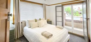 Entire 3 bdr Home Darlow St Wagga - Image 3