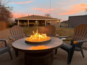 Fam Retreat, Hot Tub, BBQ, Ski, Game Room, Backyard - Image 3