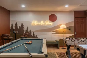 Le View Chalet-Hot Tub, Sauna, Game Room, FirePit - Image 3