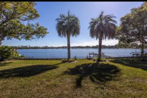 Lakefront home w/heated pool minutes from Legoland - Image 5