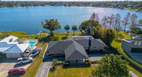 Lakefront home w/heated pool minutes from Legoland - Image 2