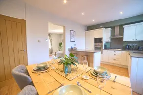 Modern Cosy 2-Bed Terrace with Private Garden - Image 4