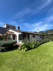Country estate with gardens and BBQ in Chía - Image 3