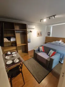 Studio Paris: King Bed, Garage and Air Conditioning - Image 2