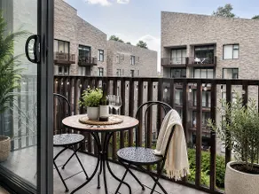 Designer 1BR Apt Rooftop Oasis & Fast CBD Access - Image 2