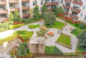 Designer 1BR Apt Rooftop Oasis & Fast CBD Access - Image 5