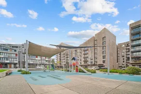 Designer 1BR Apt Rooftop Oasis & Fast CBD Access - Image 4