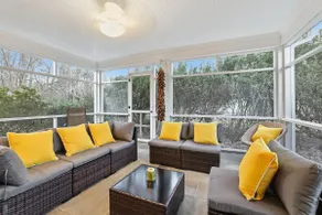 4 Mins to U of R! Spacious, Central Guest Suite! - Image 2
