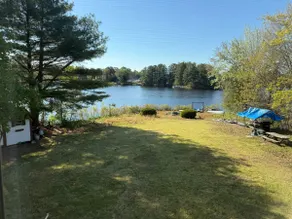 The Estate on the Lake - Image 2