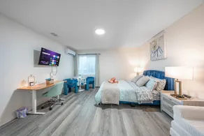Blue-Style Remote Worker Studio | Desk & Kitchen - Image 2